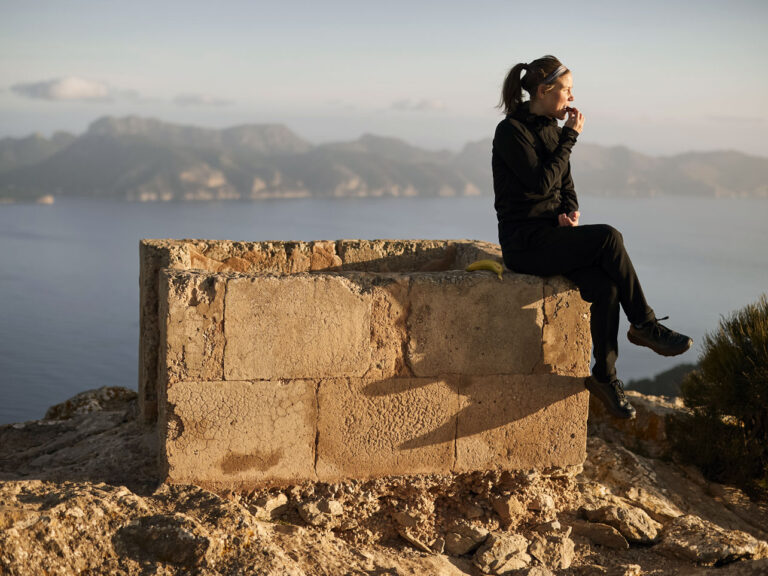 Preparing for a trail race: Emelie Forsberg resting